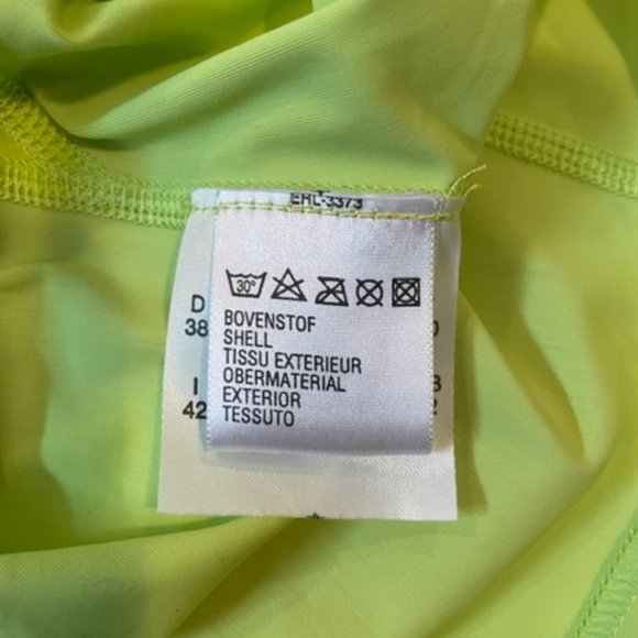 Asics Active Top with Silver Reflection Fabric on Shoulders - Size Medium - Picture 9 of 10